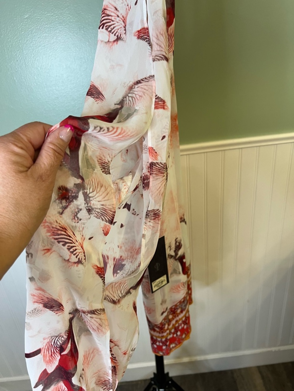 NWT- Jennifer Lopez White Tunic with Coral and Brown Floral Border size 2X - Picture 7 of 12